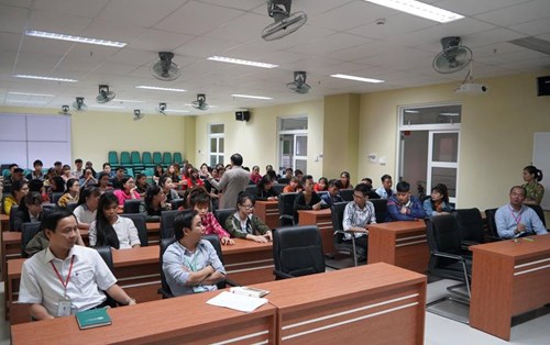 Ban giám hiệu đối thoại cùng sinh viên